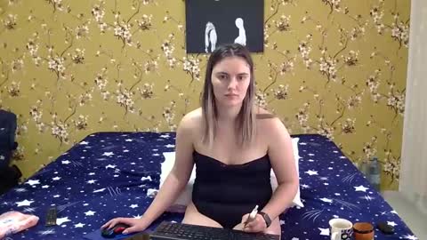 Snapshot of karla318103 chatting on February 10, 8:31 am Karla online show from February 10, 8:31 am