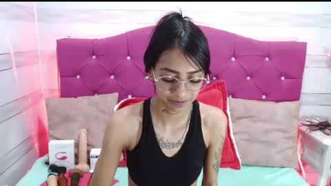 Snapshot of karla_slutskinny chatting on February 25, 3:20 am karla_slutskinny online show from February 25, 3:20 am
