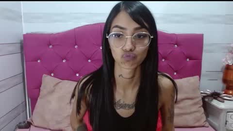 Snapshot of karla_slutskinny chatting on March 5, 6:33 am karla_slutskinny online show from March 5, 6:33 am