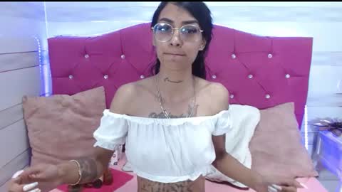 Snapshot of karla_slutskinny chatting on March 12, 7:02 am karla_slutskinny online show from March 12, 7:02 am