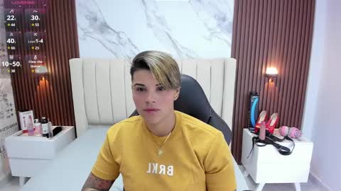 Karol and Luna online show from February 19, 2:44 am