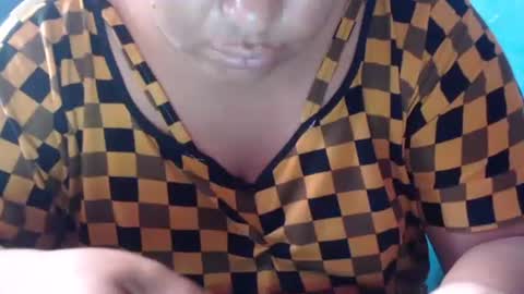 karolbb online show from January 2, 12:35 pm