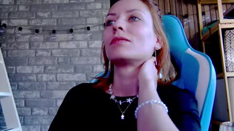 karoline121 online show from March 3, 2:28 pm