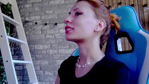 karoline121 online show from March 4, 1:17 pm
