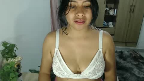 karolinecute online show from December 31, 8:48 am