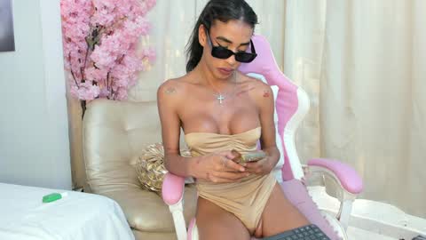 Kata Millants online show from January 18, 9:13 pm