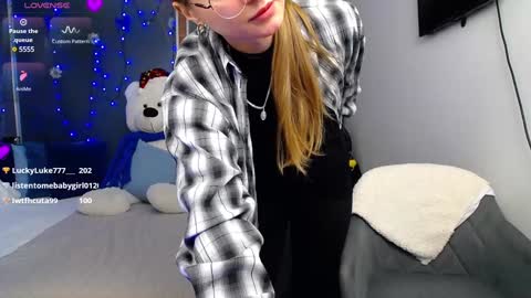 Snapshot of kate_jonson chatting on January 7, 10:55 am .Be kind and gentle with me and I will do my best for you. online show from January 7, 10:55 am