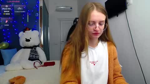 Snapshot of kate_jonson chatting on February 15, 7:38 am .Be kind and gentle with me and I will do my best for you. online show from February 15, 7:38 am