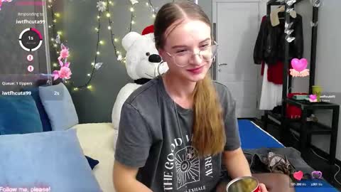 Snapshot of kate_jonson chatting on September 16, 10:39 am .Be kind and gentle with me and I will do my best for you. online show from September 16, 10:39 am