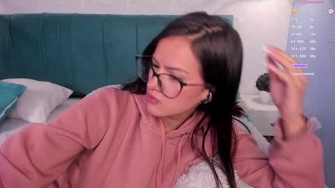 Snapshot of katherin_smith_ chatting on January 8, 9:53 am kathe online show from January 8, 9:53 am