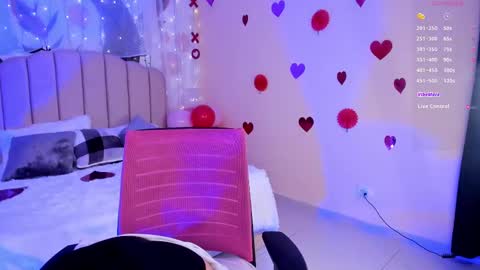 Snapshot of katherin_smith_ chatting on February 15, 10:55 am kathe online show from February 15, 10:55 am