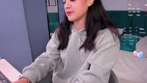 Snapshot of katherin_smith_ chatting on December 10, 4:13 am kathe online show from December 10, 4:13 am