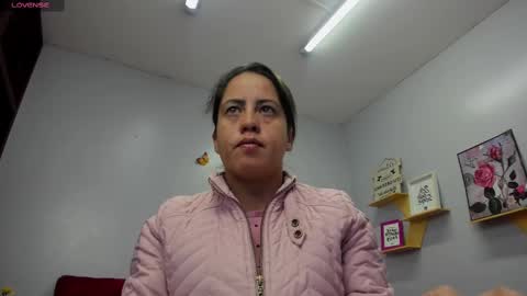 Snapshot of kathina_giraldo chatting on September 17, 12:41 pm Paola online show from September 17, 12:41 pm