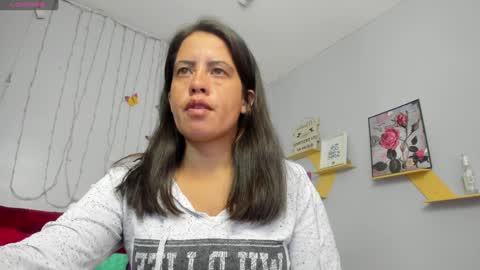 Snapshot of kathina_giraldo chatting on January 30, 1:09 pm Paola online show from January 30, 1:09 pm