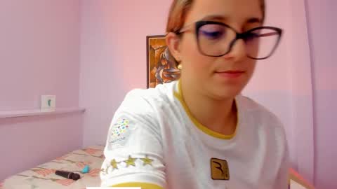 Snapshot of katia_foxx chatting on February 19, 3:27 pm Khaterine online show from February 19, 3:27 pm