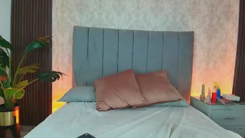 Snapshot of katia_moregb chatting on February 13, 8:45 pm Karen Villas online show from February 13, 8:45 pm