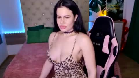 KattieSims online show from February 24, 1:13 am
