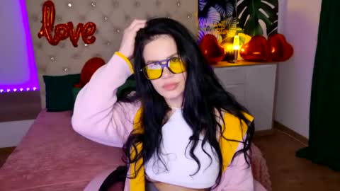 KattieSims online show from February 14, 7:33 pm