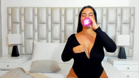katy blonde girl and paola big boobs online show from February 4, 1:45 am