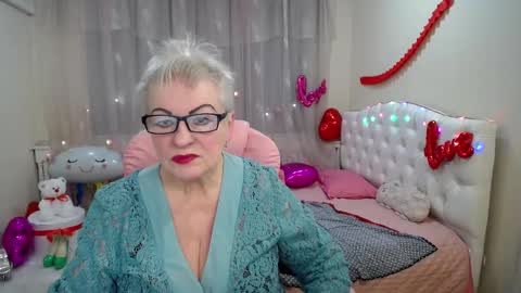 kaylesmoll online show from February 21, 8:16 pm
