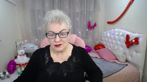 kaylesmoll online show from March 7, 11:16 pm