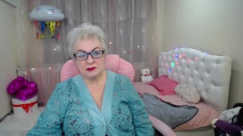 kaylesmoll online show from January 30, 5:52 am