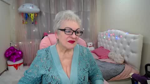 kaylesmoll online show from January 29, 11:25 pm