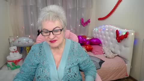kaylesmoll online show from February 5, 11:17 pm