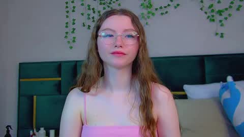 Snapshot of keiraace chatting on March 9, 6:06 am Keira online show from March 9, 6:06 am