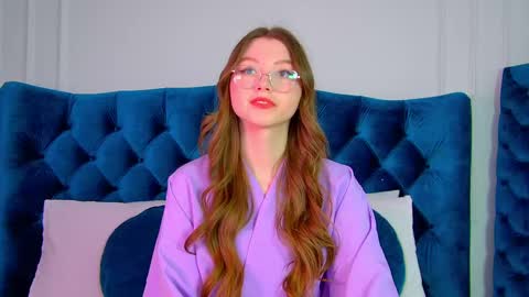 Snapshot of keiraace chatting on February 25, 6:36 am Keira online show from February 25, 6:36 am