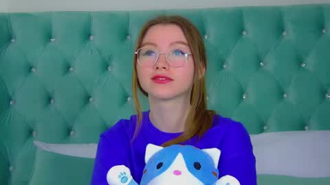 Snapshot of keiraace chatting on March 5, 6:45 pm Keira online show from March 5, 6:45 pm