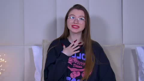 Snapshot of keiraace chatting on February 5, 10:01 pm Keira online show from February 5, 10:01 pm