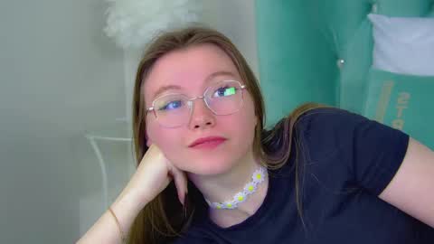 Snapshot of keiraace chatting on March 2, 12:20 am Keira online show from March 2, 12:20 am