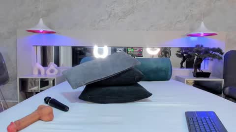 Snapshot of kellyy_ chatting on February 27, 10:11 am Kelly online show from February 27, 10:11 am