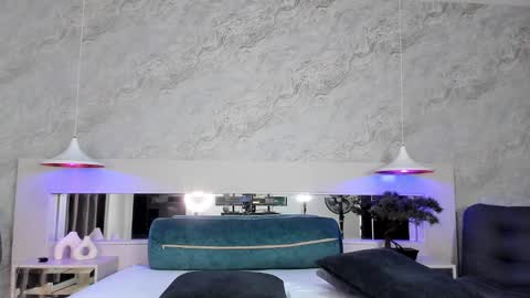 Snapshot of kellyy_ chatting on February 19, 10:34 am Kelly online show from February 19, 10:34 am