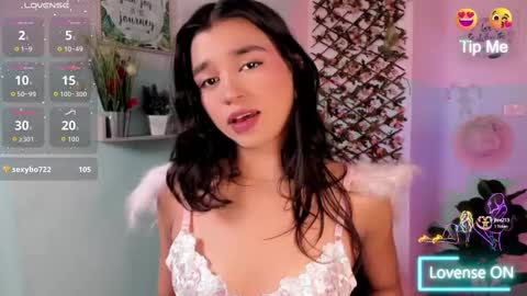 Snapshot of kendal_jenerr chatting on September 17, 2:53 pm Carolina online show from September 17, 2:53 pm