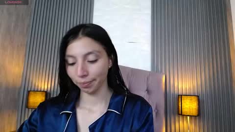 Snapshot of kendall_saenz chatting on March 3, 7:28 pm kendall_saenz online show from March 3, 7:28 pm