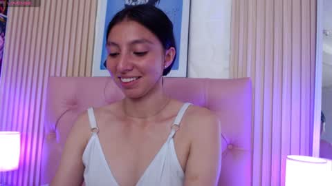 Snapshot of kendall_saenz chatting on December 28, 12:15 am kendall_saenz online show from December 28, 12:15 am