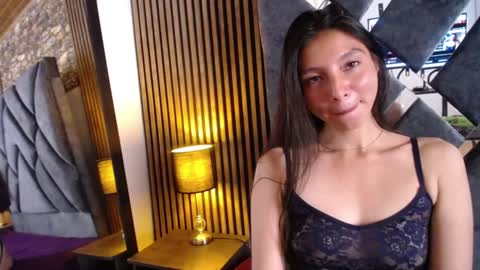 Snapshot of kendall_saenz chatting on January 11, 8:21 pm kendall_saenz online show from January 11, 8:21 pm