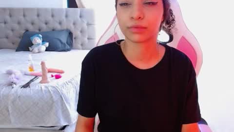Snapshot of kendallrush2 chatting on February 17, 12:49 pm Kendall Rush online show from February 17, 12:49 pm