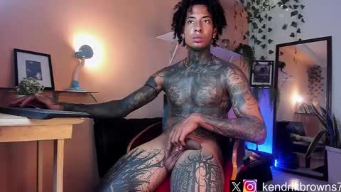 Snapshot of kendrik_brown chatting on January 25, 6:46 pm kendrick brown online show from January 25, 6:46 pm