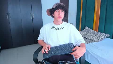 Kev online show from September 14, 5:36 pm