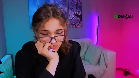 kevi here online show from September 19, 7:39 pm
