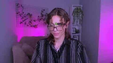 kevi here online show from September 13, 8:22 pm