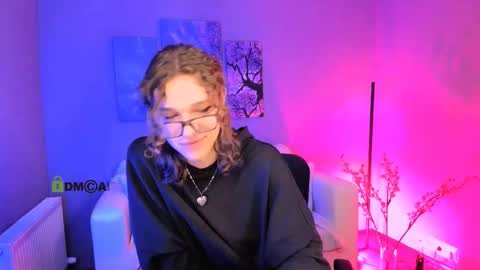 kevi here online show from September 9, 7:14 pm