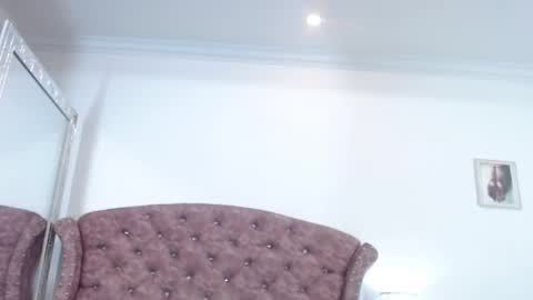 K I M online show from March 11, 1:12 pm