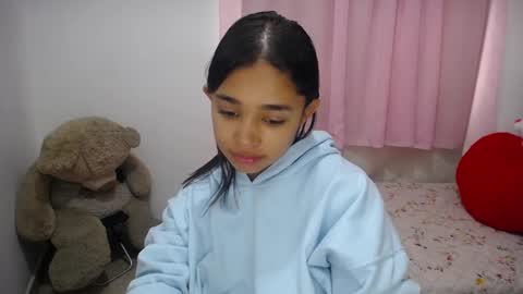 Snapshot of kimberly_slim chatting on February 14, 3:15 pm Kim online show from February 14, 3:15 pm