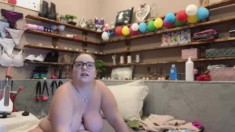 kimberlycaprice online show from February 11, 11:31 am