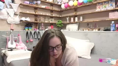 kimberlycaprice online show from February 22, 5:12 am