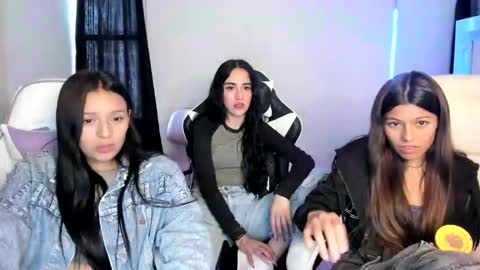 Snapshot of kimmi_foxy chatting on February 21, 10:37 pm kimmi online show from February 21, 10:37 pm